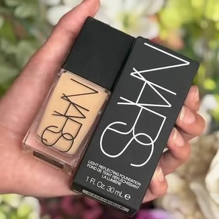 NARS Light Reflecting™ Advanced Skincare Foundation