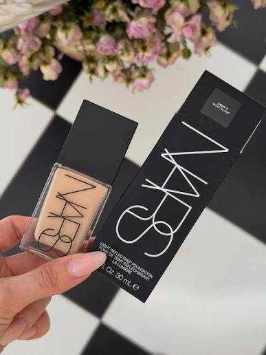 NARS Light Reflecting™ Advanced Skincare Foundation